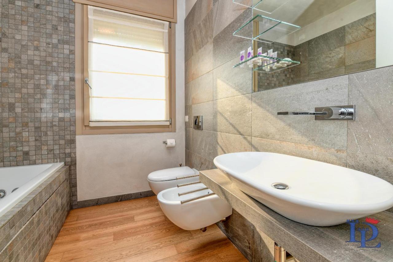 Desenzanoloft Official Partner Marriott Homes & Villas - Oscar Luxury Suite Desenzano del Garda Zewnętrze zdjęcie